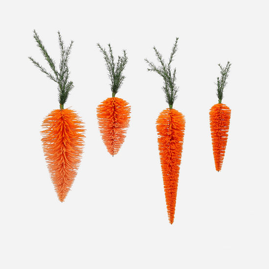 20" Hanging Carrot